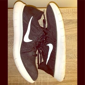 🤍🖤Women’s flyknit free running shoes🖤🤍